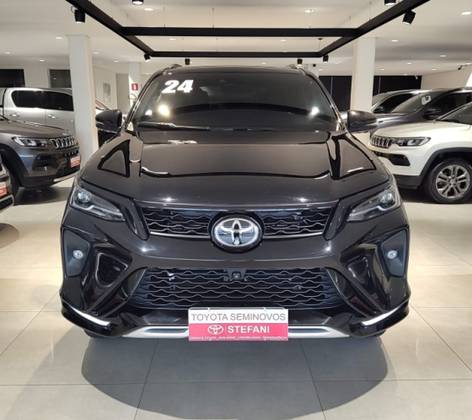 TOYOTA HILUX SW4 2.8 D-4D TURBO DIESEL SRX PLATINUM 4X4 AUTOMÁTICO